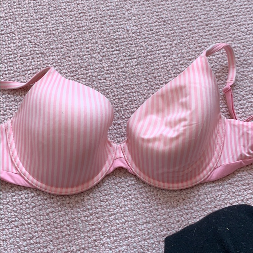 32DD Original Victoria Secret Bra